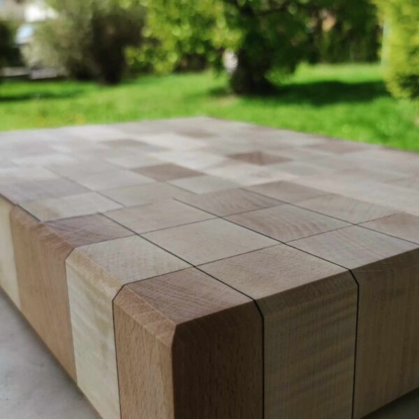 Grande planche à découper en bois de bout, érable et noyer – 50x30x7,5 cm – Image 2