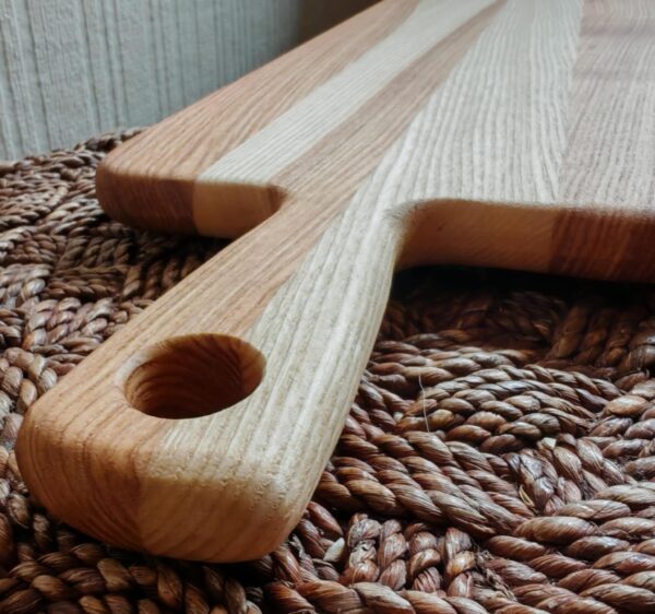 Planche à découper en frêne olivier – 670 x 185 x 20 mm – Image 2